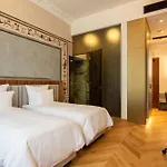 Отель The House 14 5*