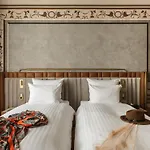 The House 14 Hotel