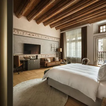 The House 14 5* Krakow