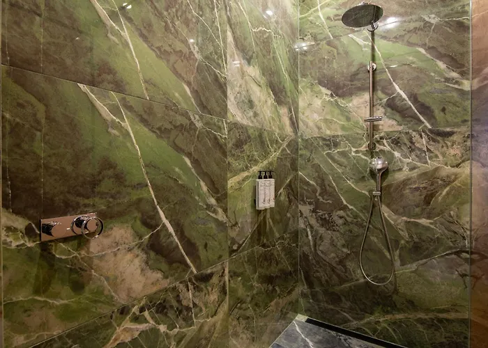 The House 14 호텔 5*